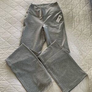 Old Navy NWT Heather grey XS petite flare leggings